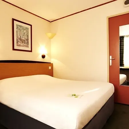 Campanile 14 - Maine Montparnasse Hotel